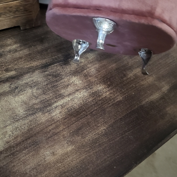 Miniature heart shaped sofa chair - Picture 4 of 4